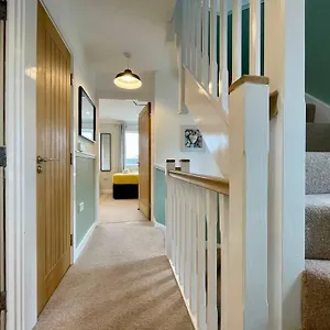 Holiday home Big Modern House - 15min To Nec - Sleeps 10, Birmingham